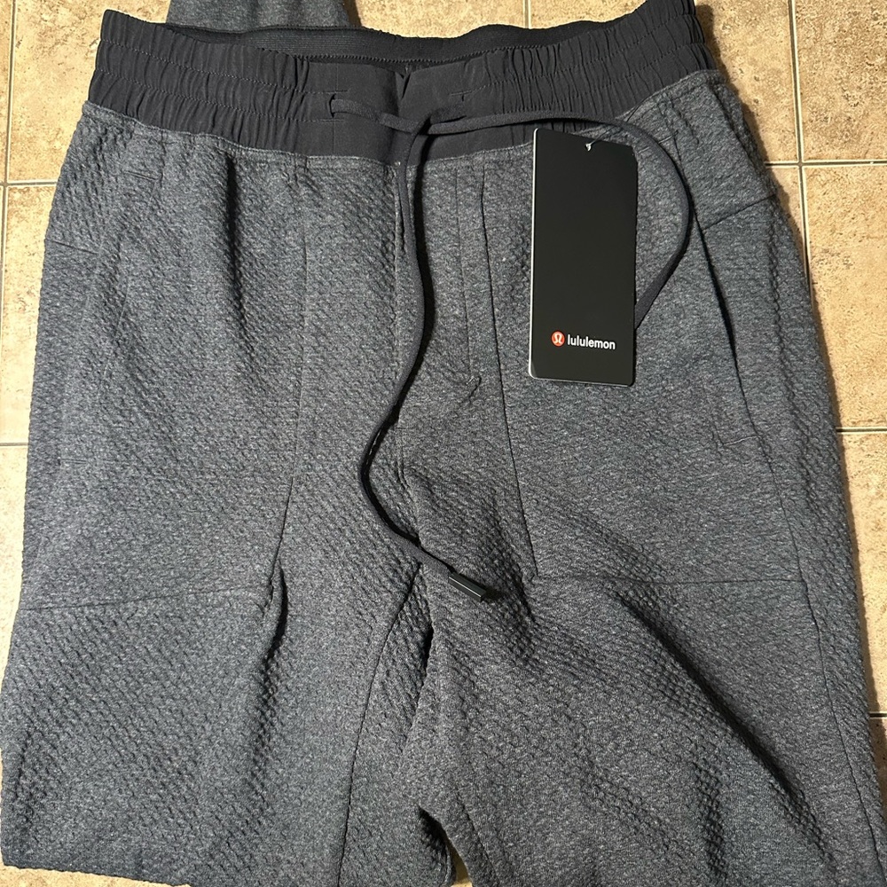 Mens lululemon at ease jogger small